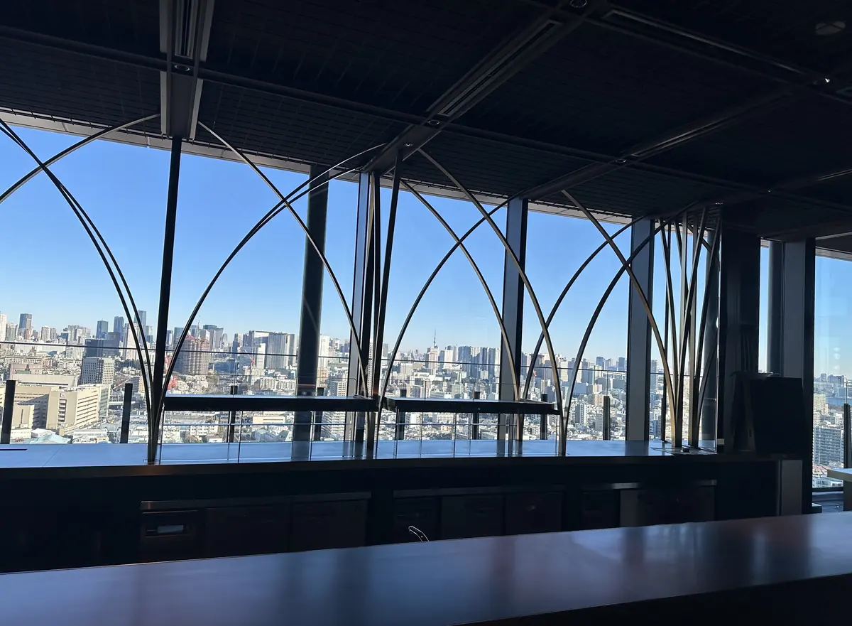 建築金物の施工事例（アーチ格子パーティション）
